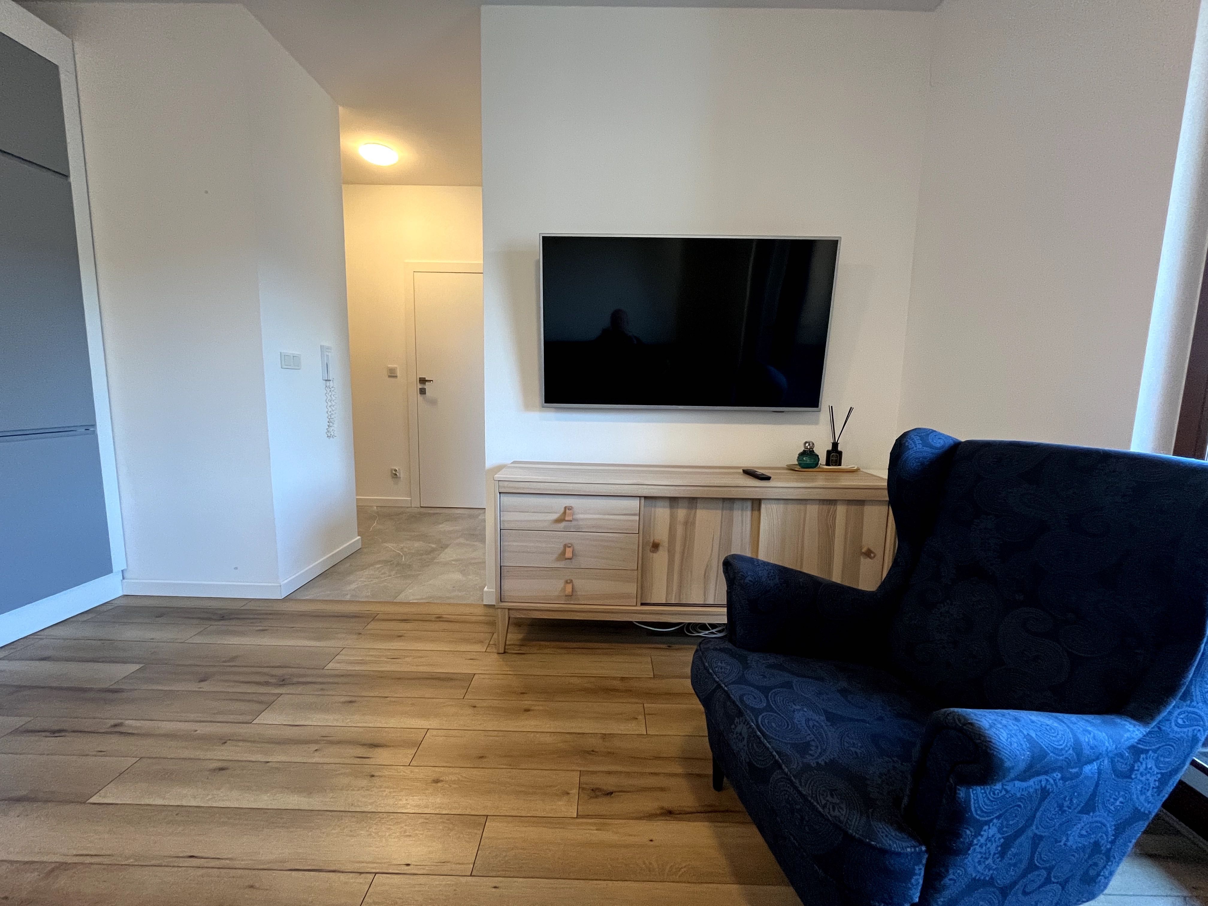 HOLM HOUSE: Piękne i słoneczne 2pokojowe z balkonem i garażem.