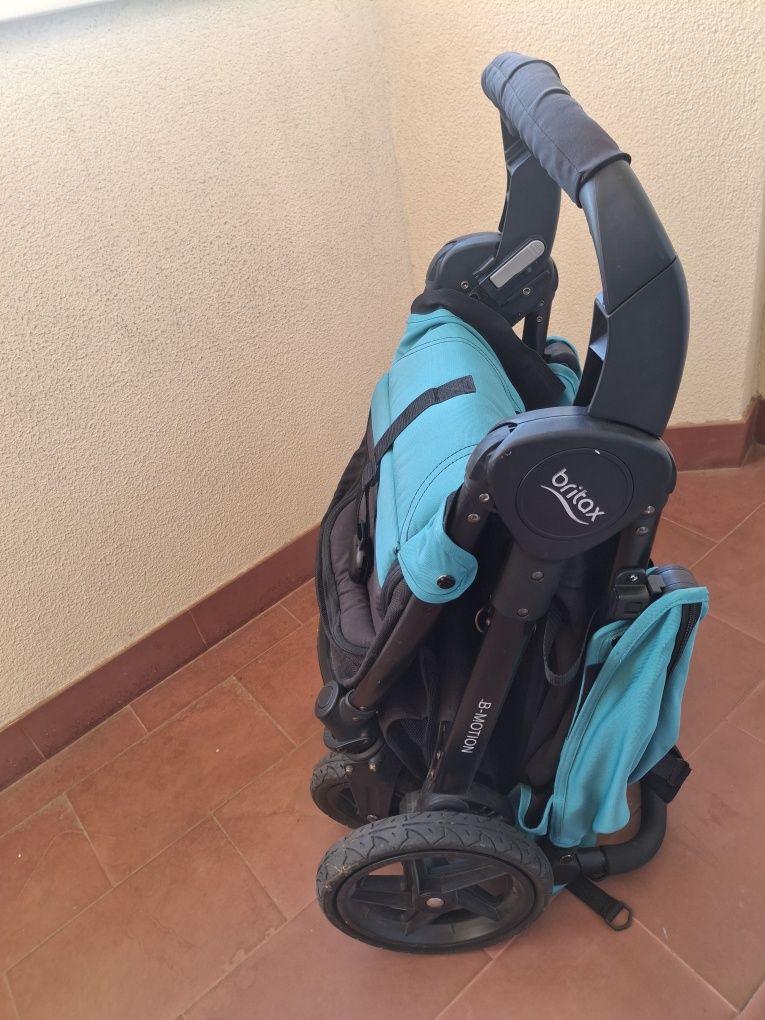 Cadeira Auto Ovo (base isofix) + Carrinho passeio Britax Romer