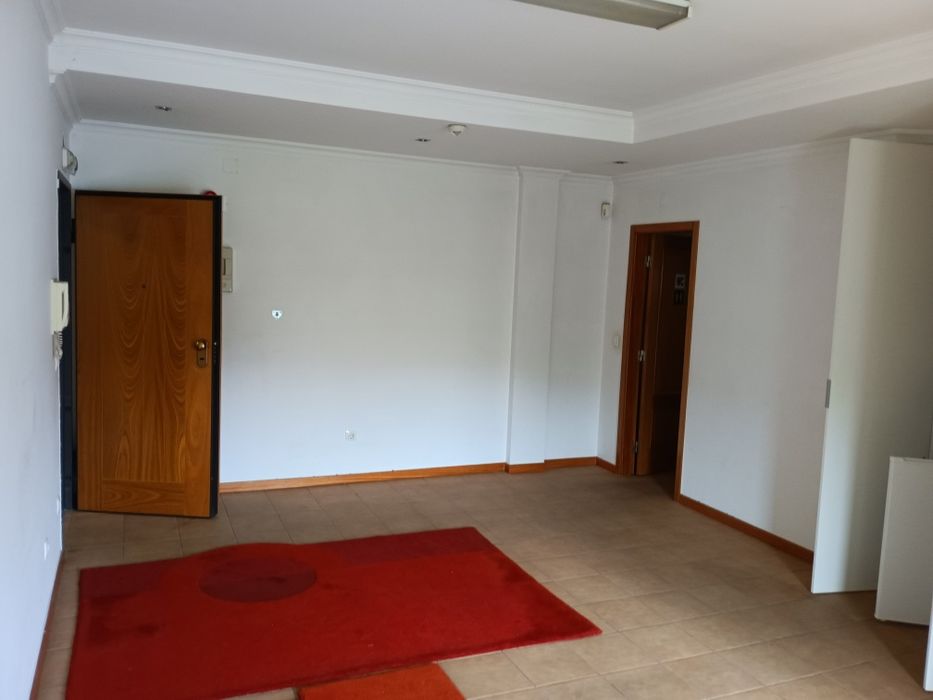 Escritório com garagem