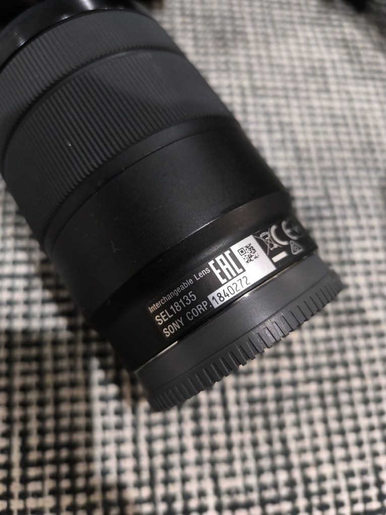 Sony Lente Zoom APS-C, 18 - 135 mm F3.5-5.6 Oss, Zoom de 7.5 X