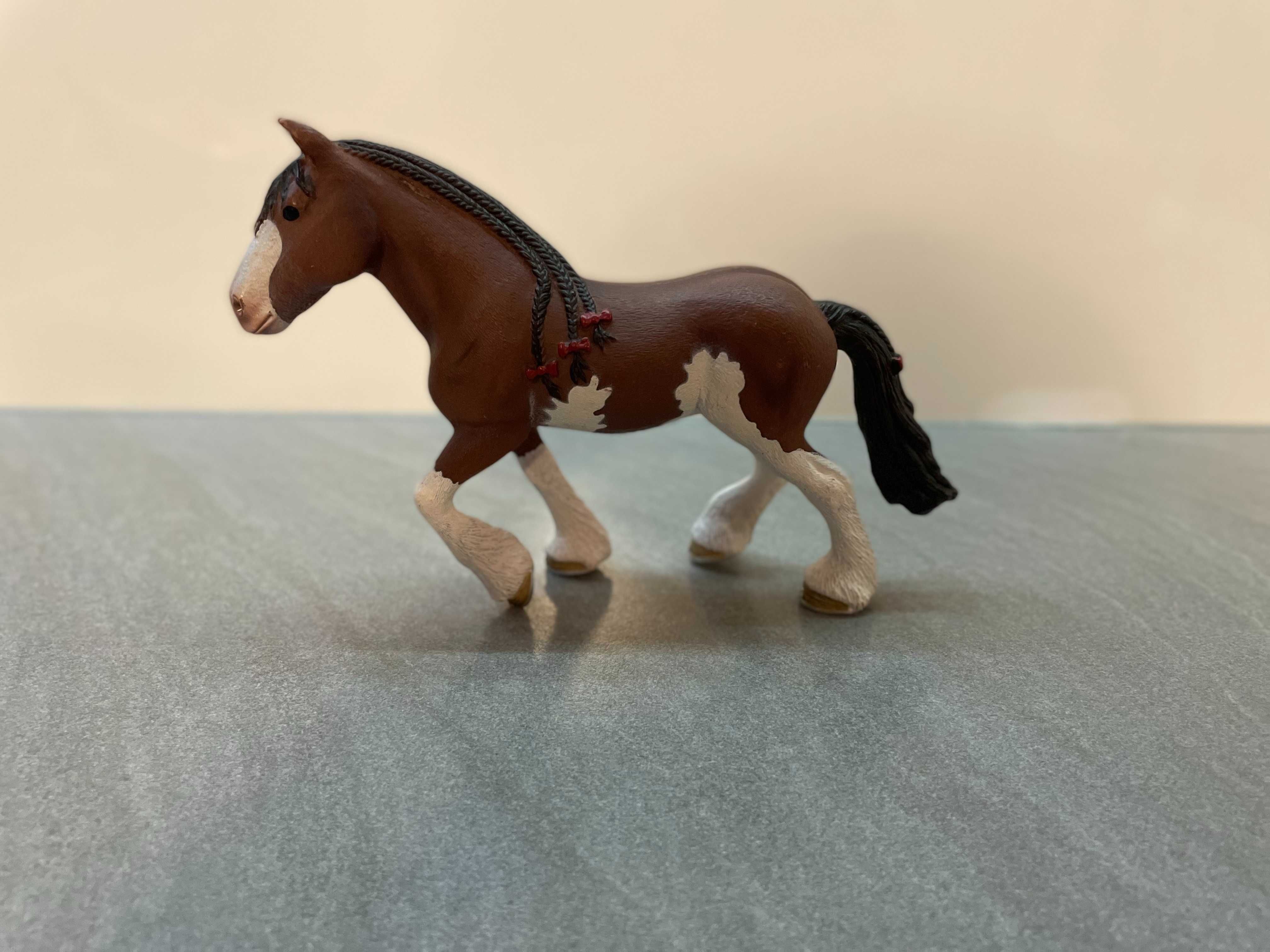 Klacz rasy Clydesdale Schleich