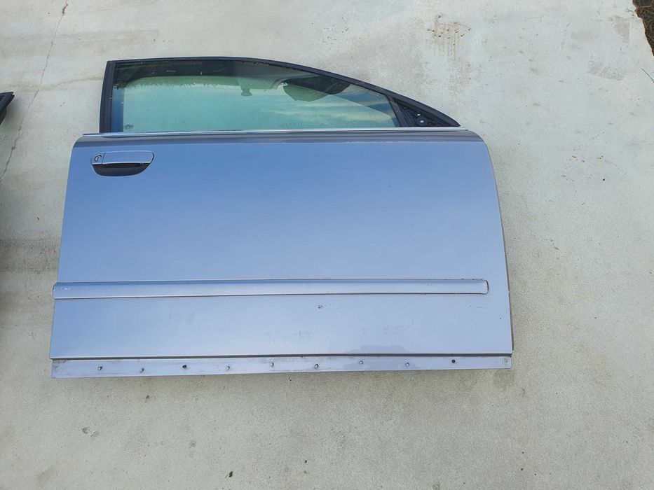 Audi A4 B6 drzwi prawy przód bez rdzy kolor LY7H