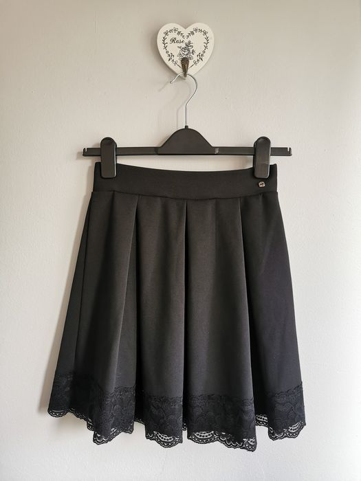 Czarna spódnica spódniczka z koronką rozkloszowana koronka 34 36 XS S