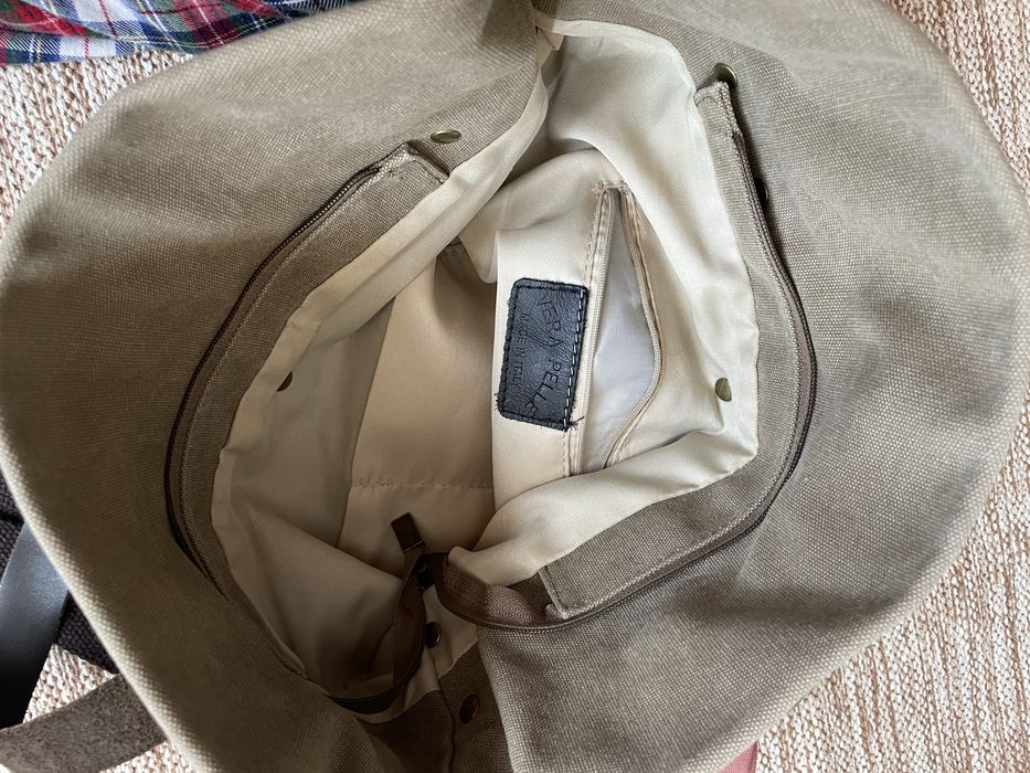 Стильная сумка-тоут Vera Pelle с кожаными вставками и звездой