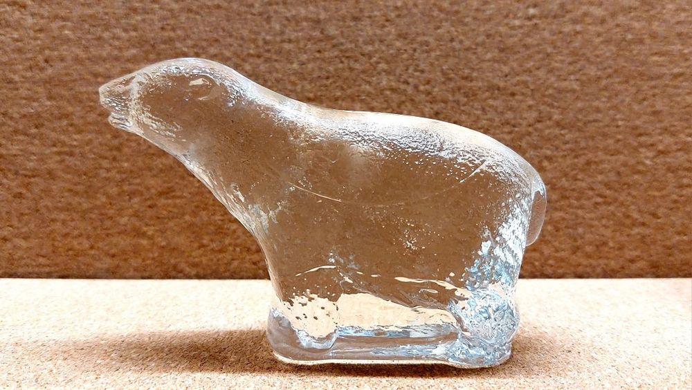 Przycisk szklany niedźwiedź polarny Bohemia vintage