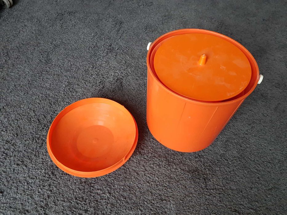 Zestaw turystyczny/biwakowy, talerze + miski + kubki , czteroosobowy