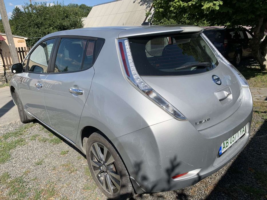 Nissan Leaf Tekna з Норвегії 2015 рік 75.17% SOH Chademo