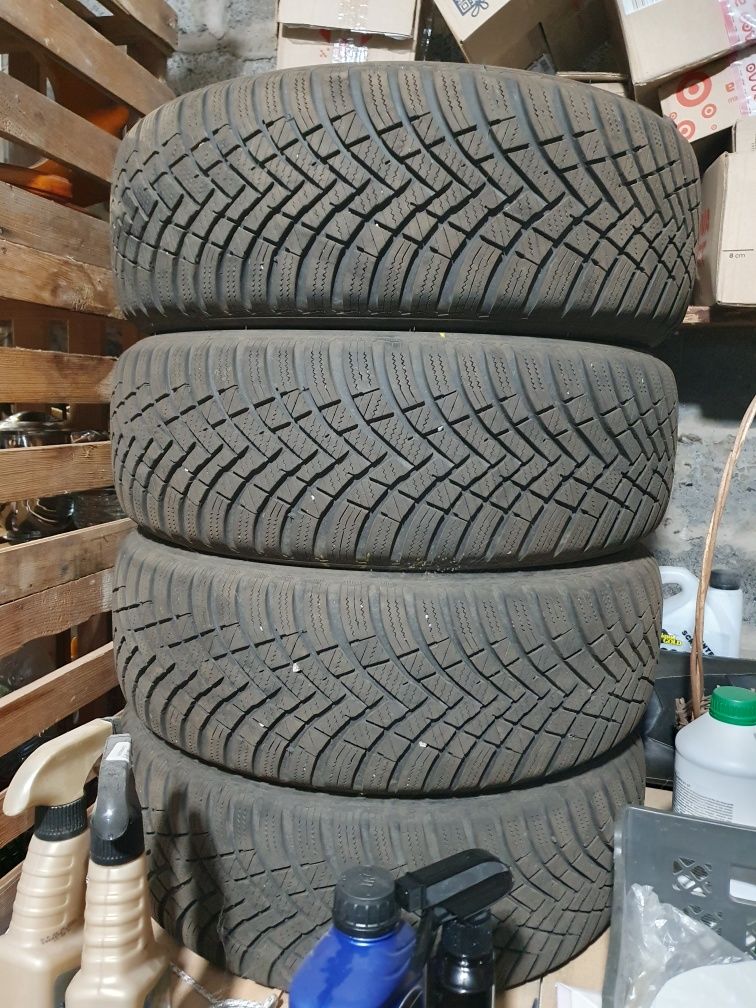 Зимова гума Hankook 195/60 R15 2023 р.