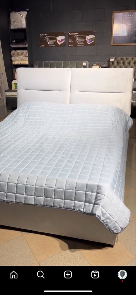 Кровать с подушками 160х200 с подъемным механизмом