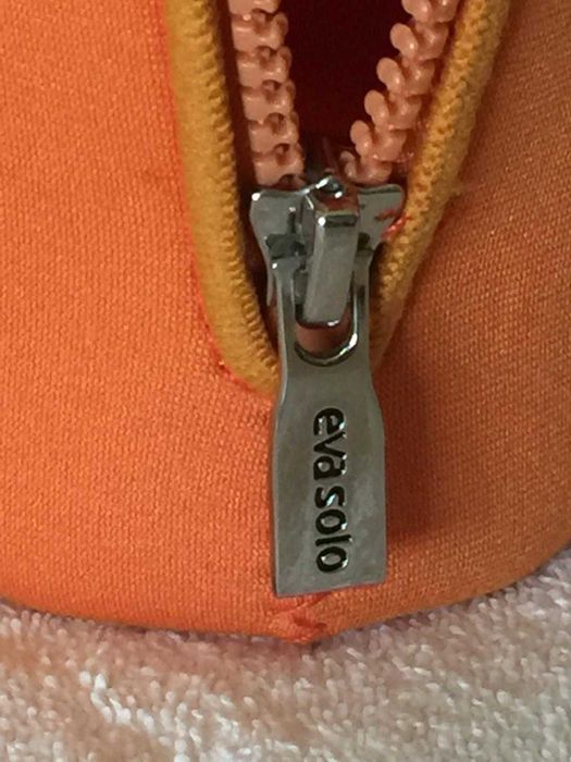 Garrafa/Decanter Com Capa Térmica da Marca Eva Solo