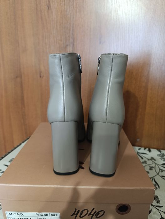 Черевики на підборах