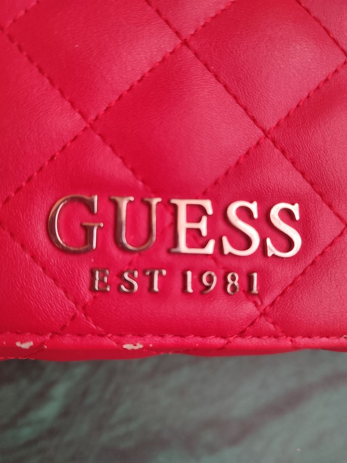 Czerwony Portfel Guess