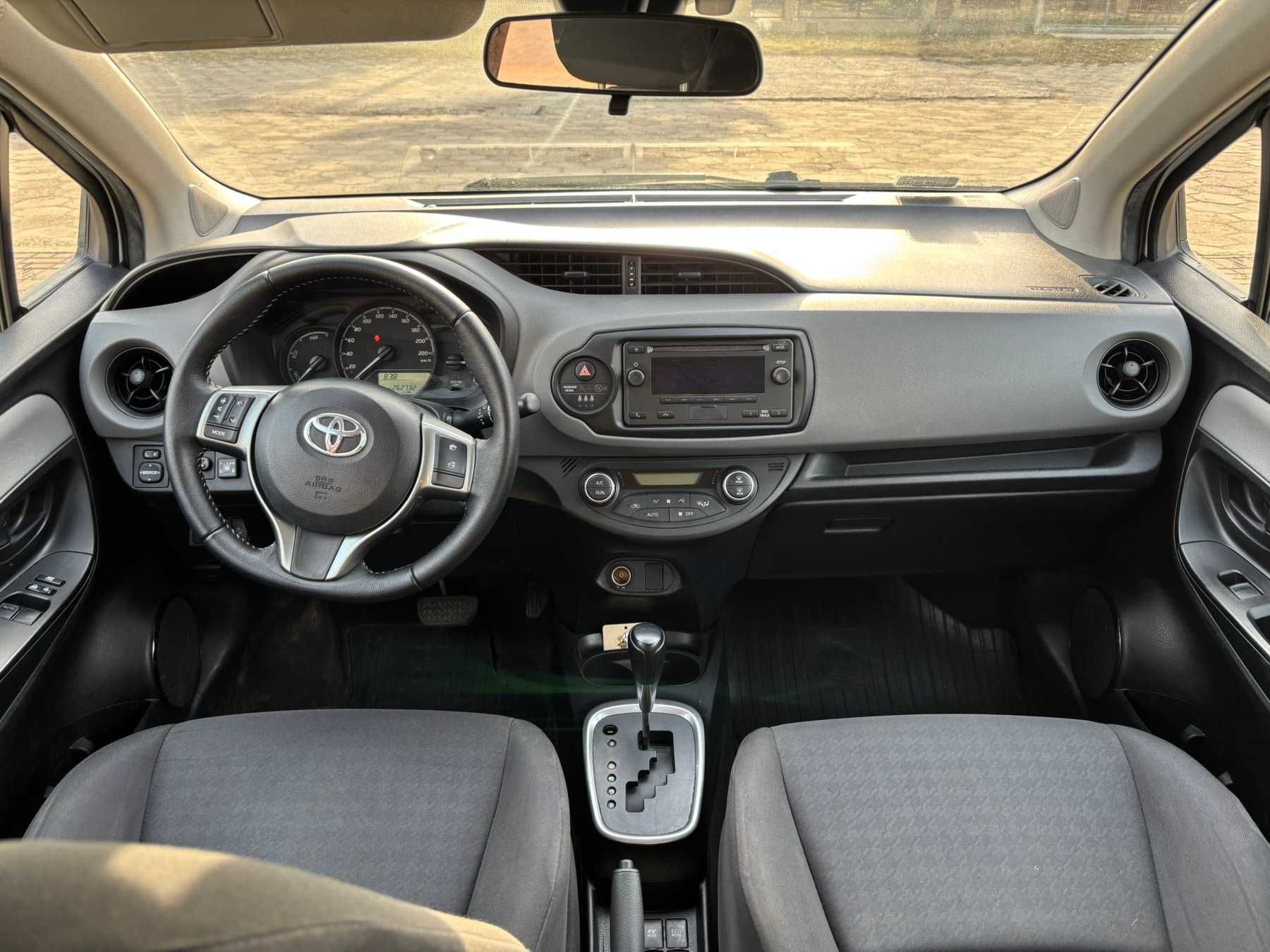 Wynajem Toyota Yaris Hybrid 100 Instalacja gazowa Premium Łomża