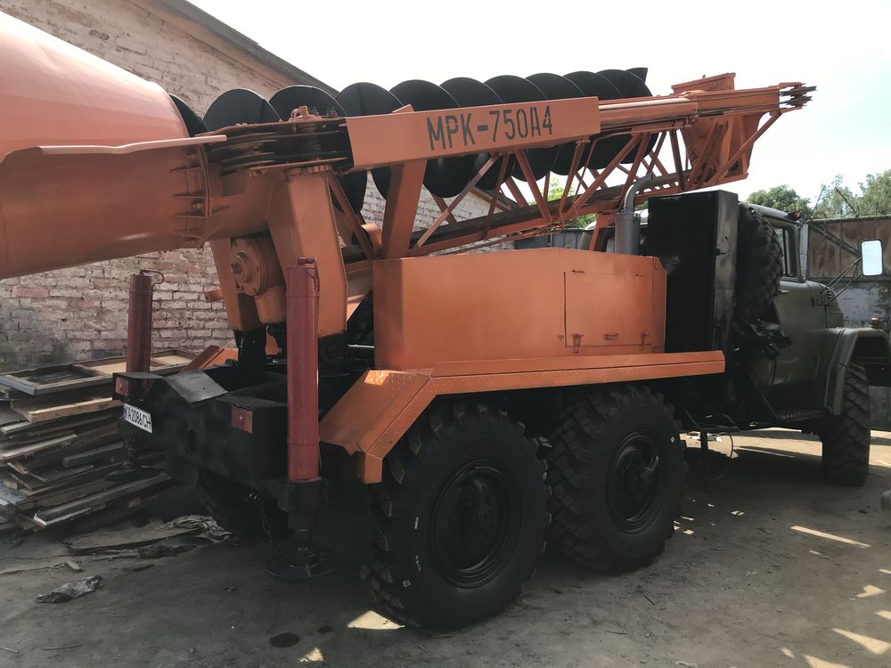 Зил 131 Бурова установка МРК-750