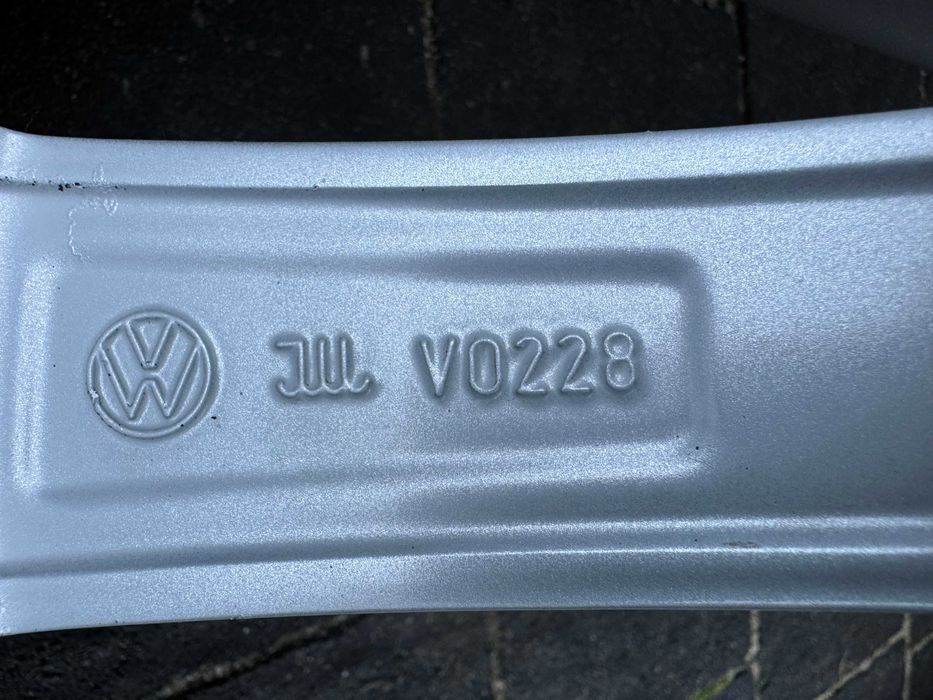 Zima R17 VW Passat B8,T-ROC,Touran II,Beetle,KAROQ,SUPERB III,ATECA,Q2