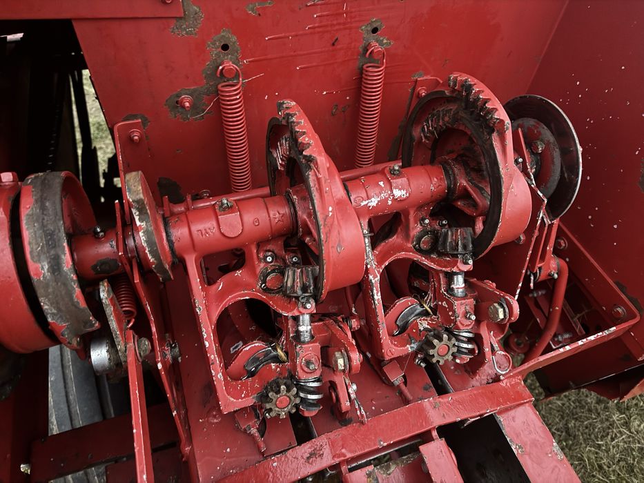 Прес підбирач Пресс-подборщик тюкопрес NEW HOLLAND 295 (як 920-930)