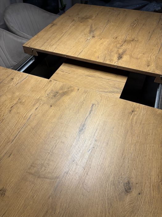 Sprzedam solidny, cieżki, rozkładany stół