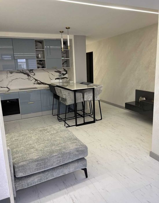 Простора 2 кім. квартири, вул. Липинського.