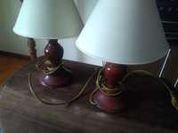 Duas lâmpadas de mesa de madeira