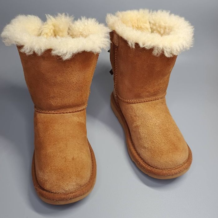 оригінальні зимові  угги UGG р32.5 на нажку до 20см