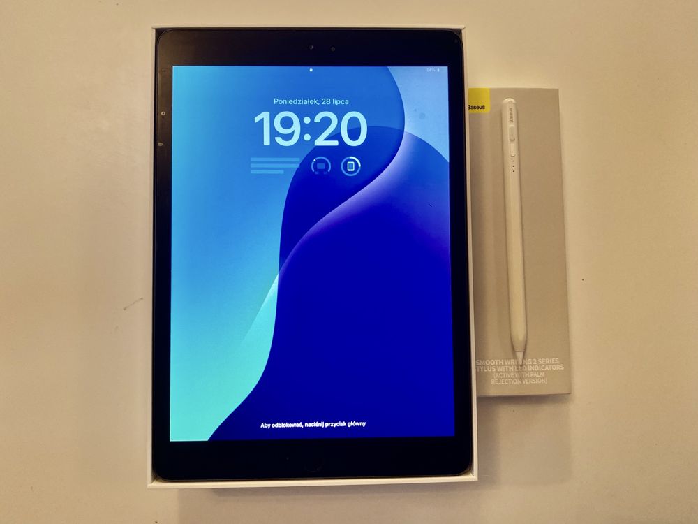 Apple ipad 7 generacji w zestawie z rysikiem i etui