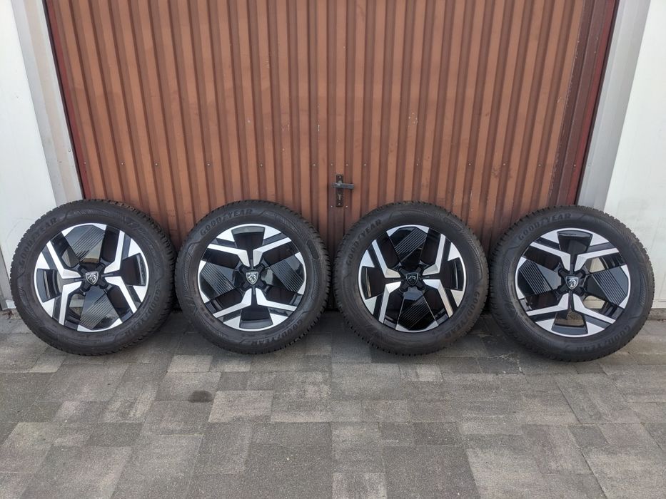 Koła Alufelgi Peugeot 2008 6,5Jx17 ET32 215/60R17 Wielosezonowe 3008