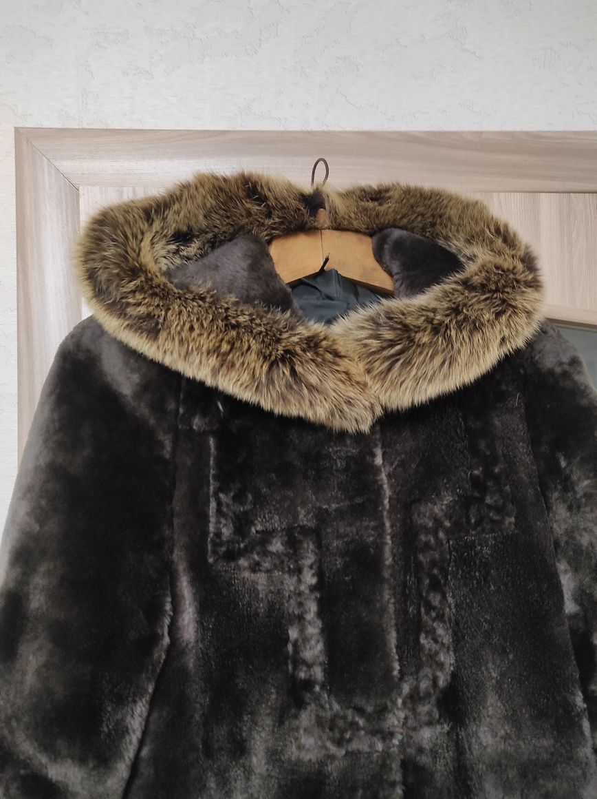 Продам шубу мутонову