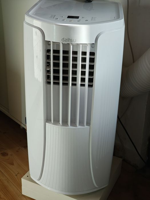 Ar condicionado portátil Daitsu para reparar ou peças