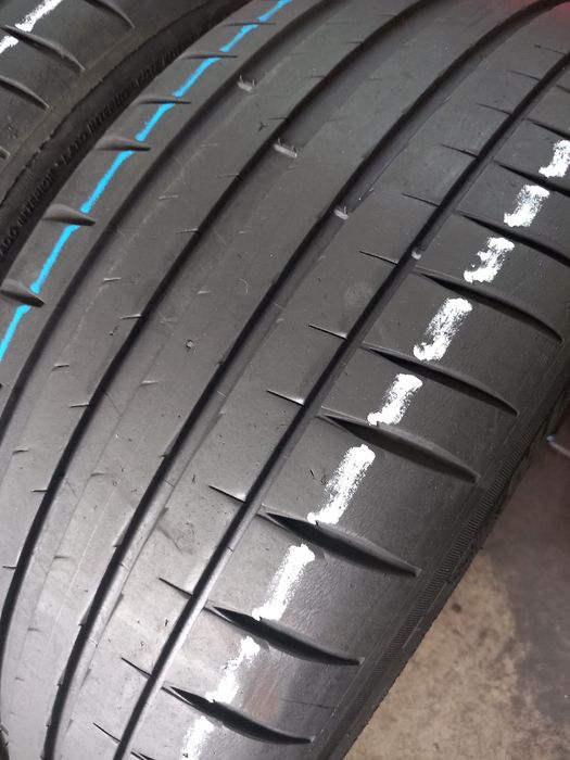 Pneus 225/45/19 Michelin Pilot Sport 4