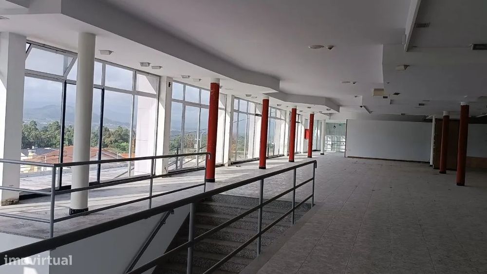 Armazém De 2 Andares Em Vila Nova De Anha - Junto Á En13