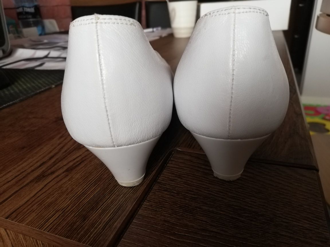 Buty na niskim obcasie