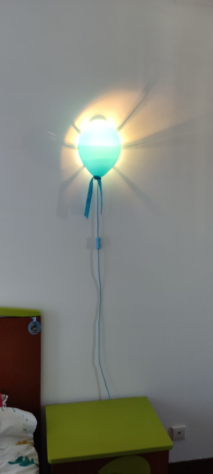 Candeeiro criança balão azul