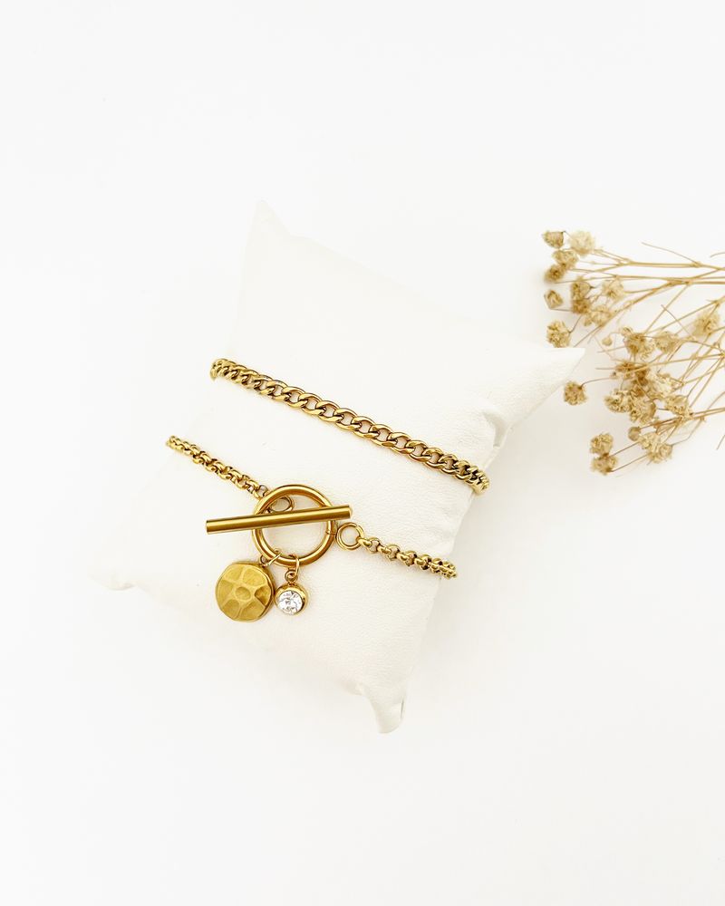 Pulseiras douradas em aço inoxidavel