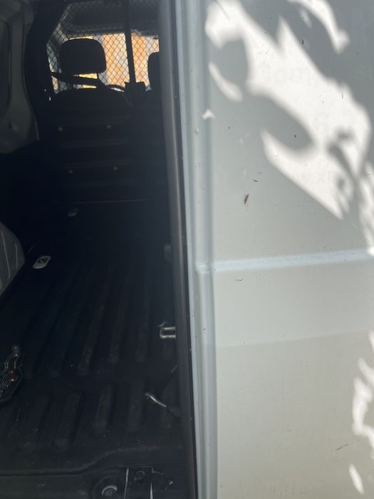 Ущільнювач уплотнитель двери Citroen Berlingo PeugeotPartnerвантажівок