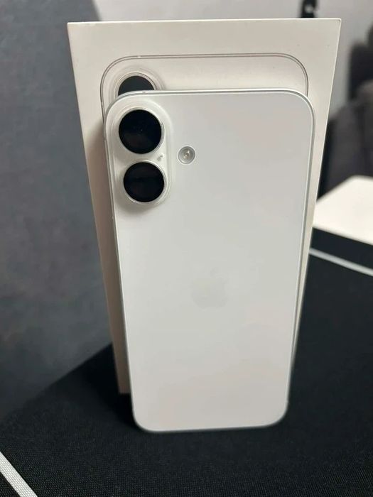 iPhone 16 plus biały