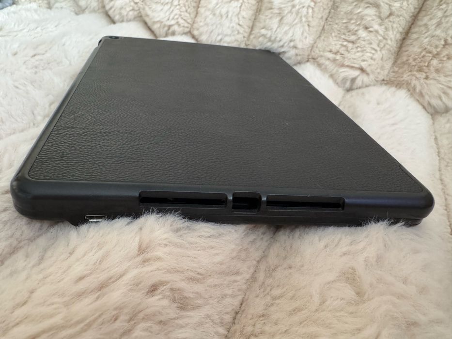 Etui z Klawiaturą Bluetooth do iPad - Czarne