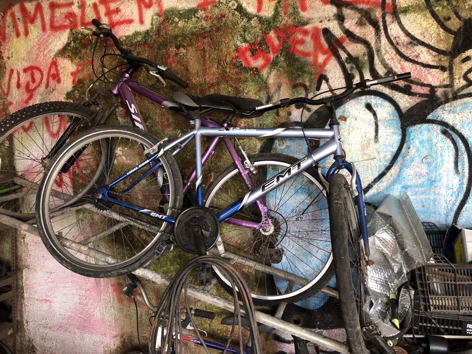 Bicicleta montanha como nova