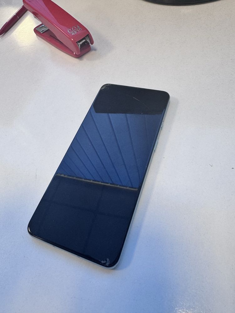 One plus телефон б/у