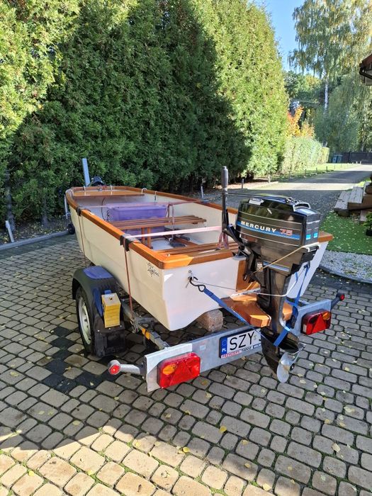 Łódź motorowa wędkarska