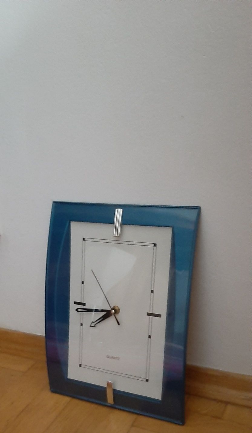 Zegar na ścianę na baterie