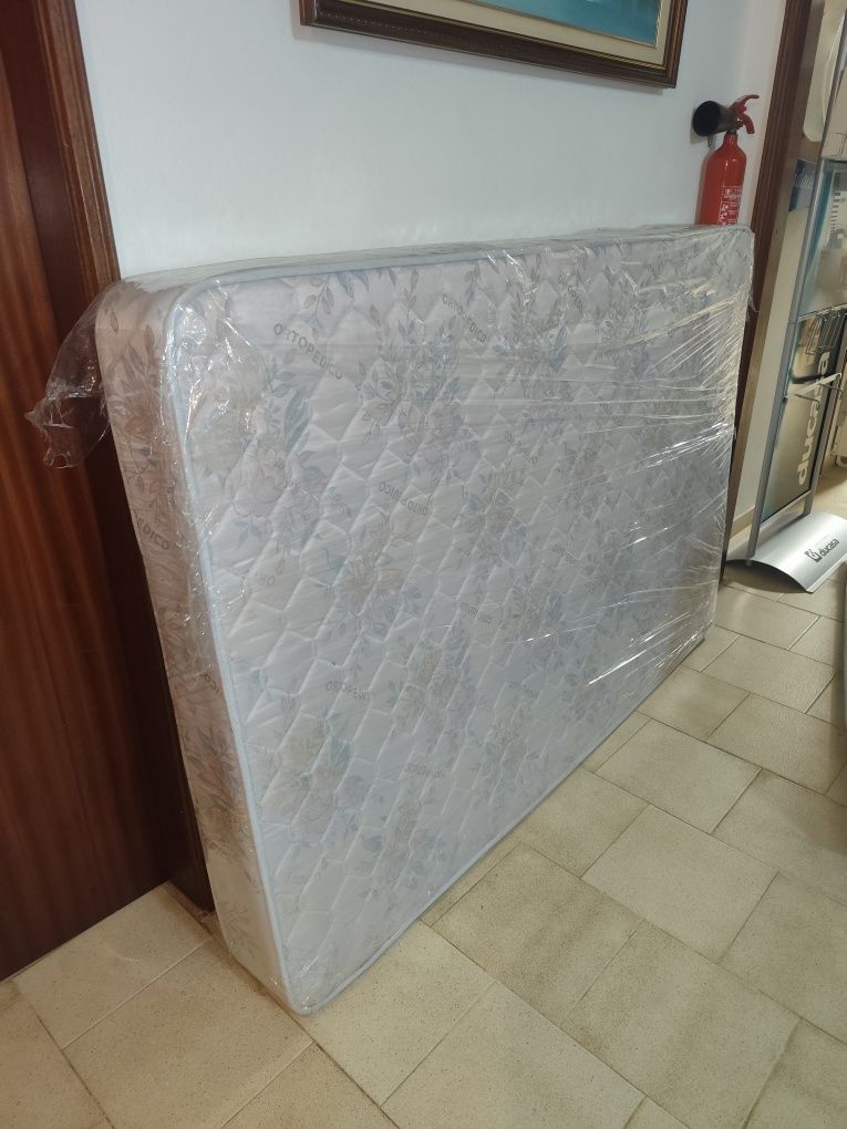 Colchão bom estado solteiro