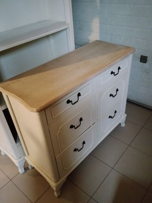 Sprzedam szafkę stylową - komodę