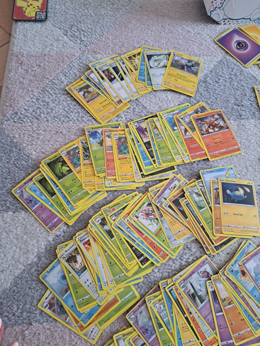 600 sztuk karty pokemon tęczowe energy energii i inne