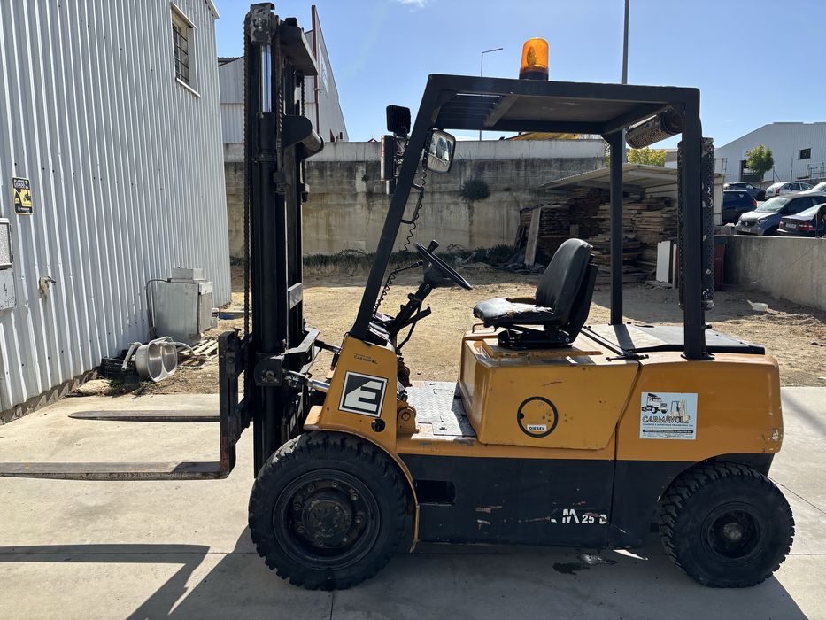 Empilhador 2.5 T