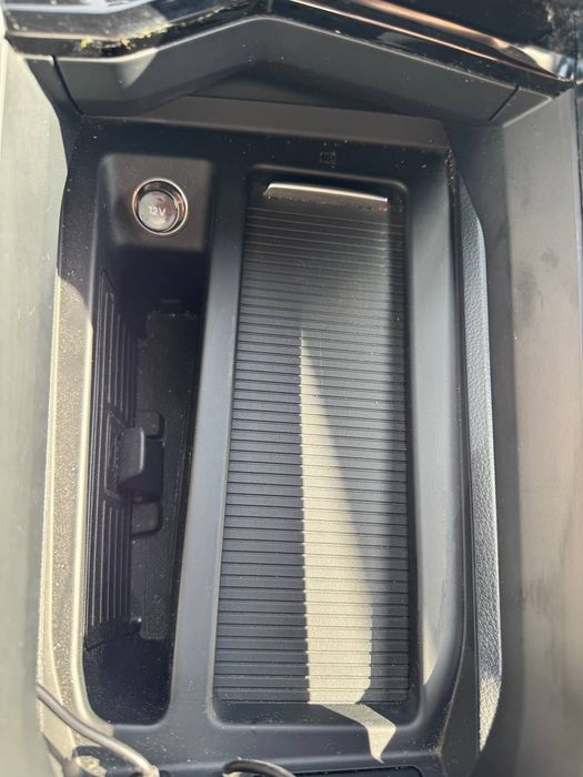 Авто Audi E-tron 55