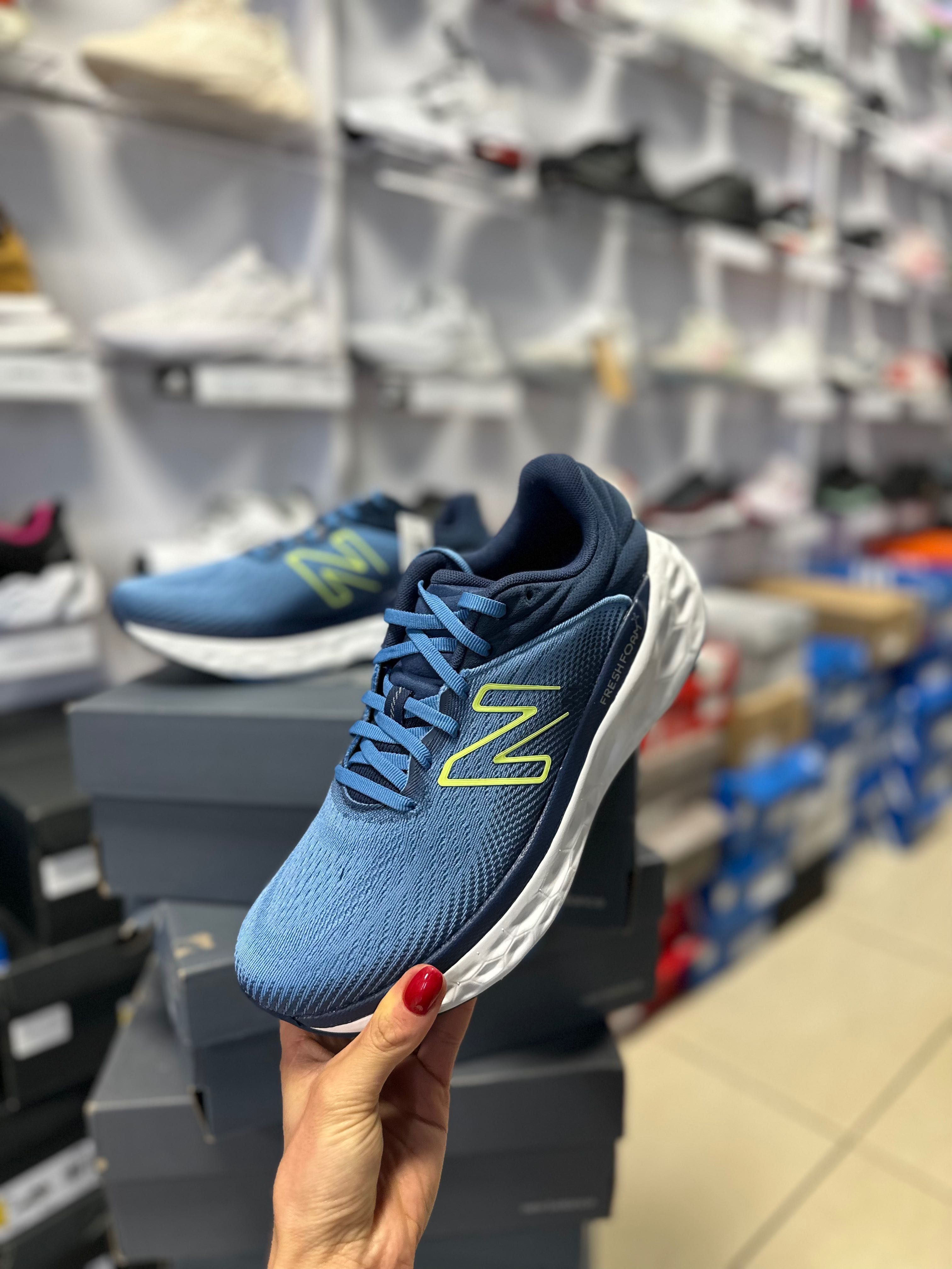 Чоловічі оригінальні бігові кросівки New Balance M840FLN