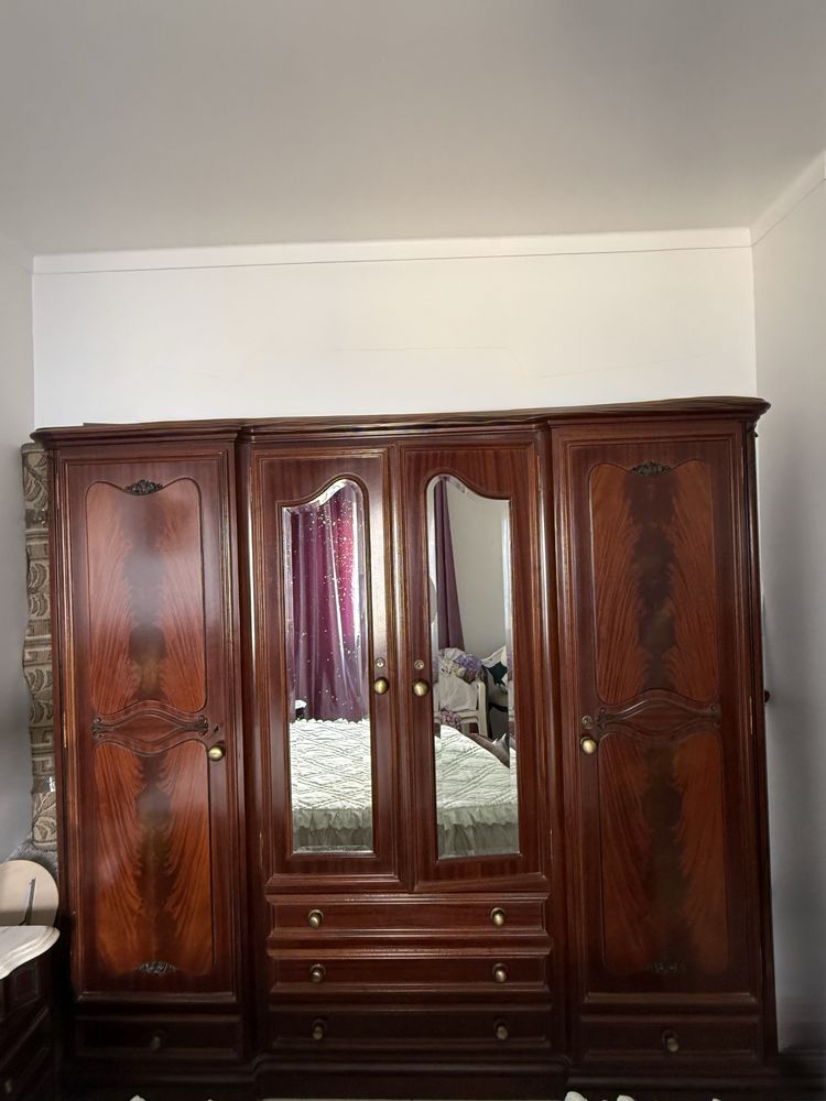 Vendo mobilia de quarto antiga