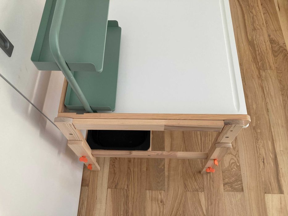 FLISAT Biurko dla dziecka, regulowane + Akcesoria do RELATERA