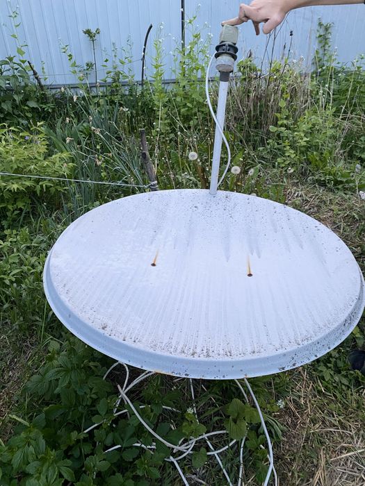 Супутникова тарілка супутник телебачення