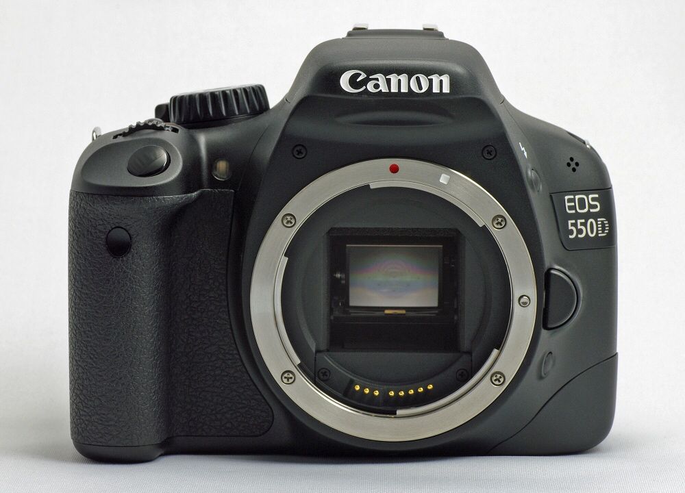 Зеркальный фотоаппарат Canon EOS D550 35mm
